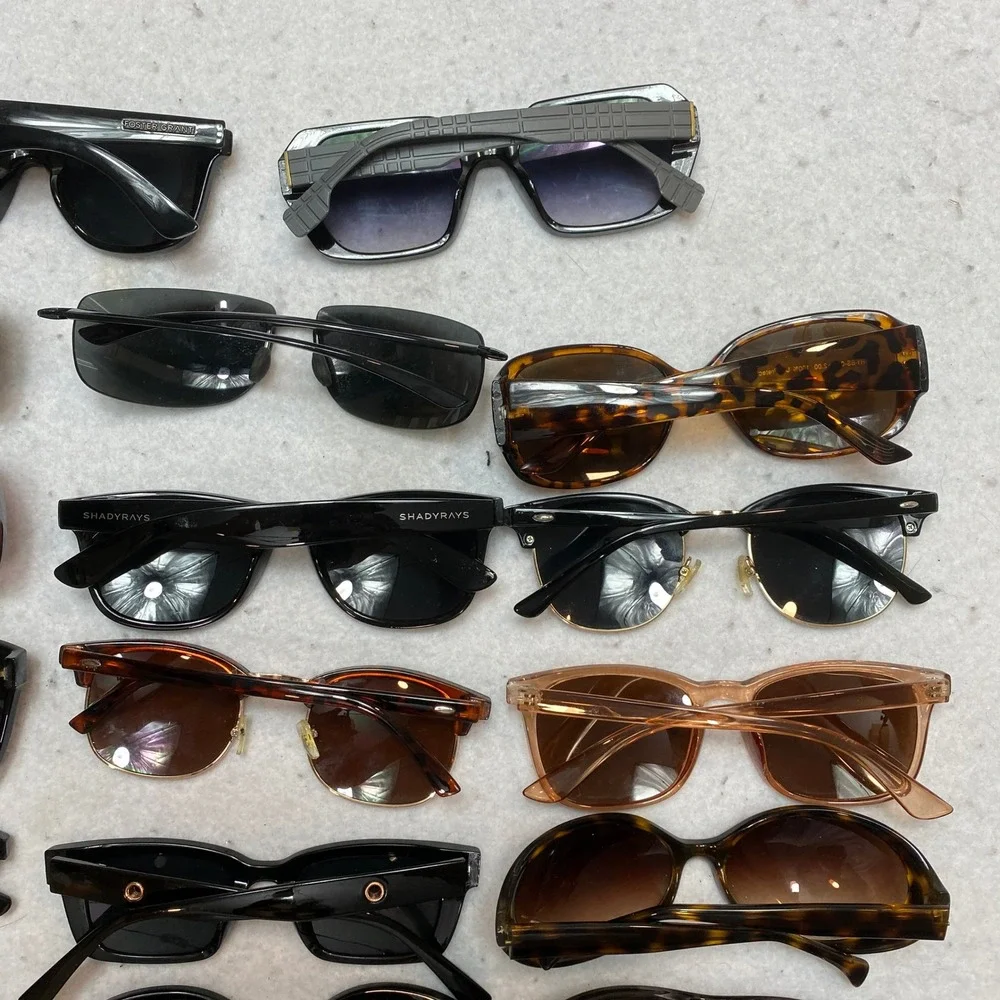 Lot Of 20 Mixed Sunglasses Unisex OS Vince Camuto Shady Rays Panama Jack